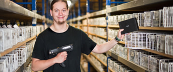 Jeune apprenti dans la logistique Jeune apprenti dans la logistique